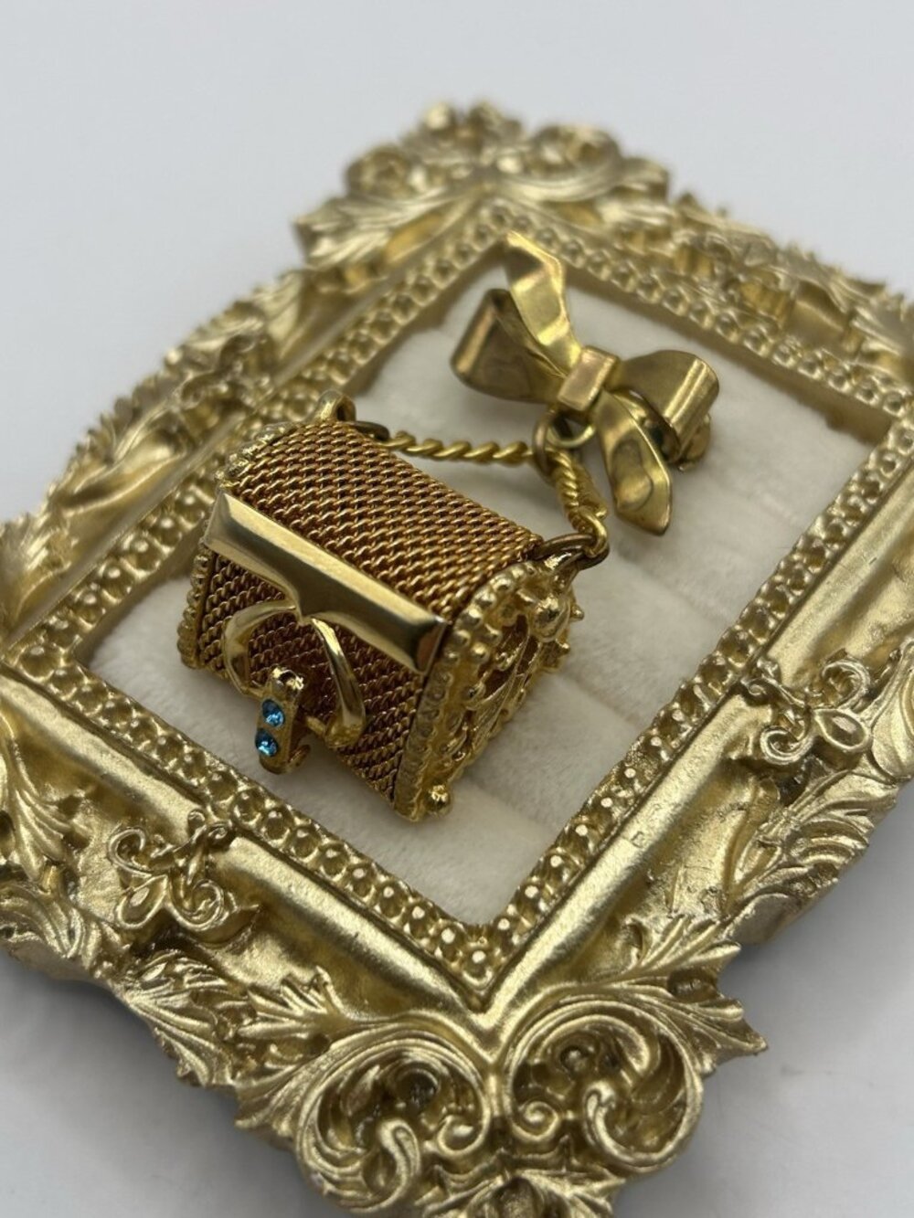 Vintage Gold Mesh Mini Coin Purse Brooch Bow Blue Charm Cottagecore Romantic Fun